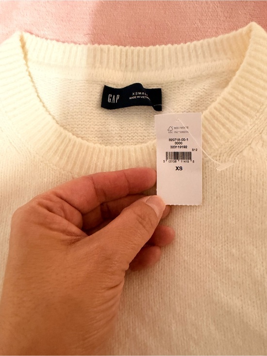 GAP Sweaters - GAP Ivory Crewneck Sweater